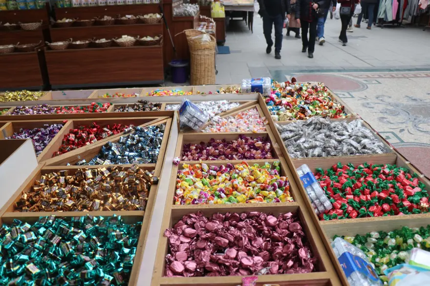 Bayram öncesi tezgahlar renklendi: Çocukları sevindirmenin en uygunu 200 lira 