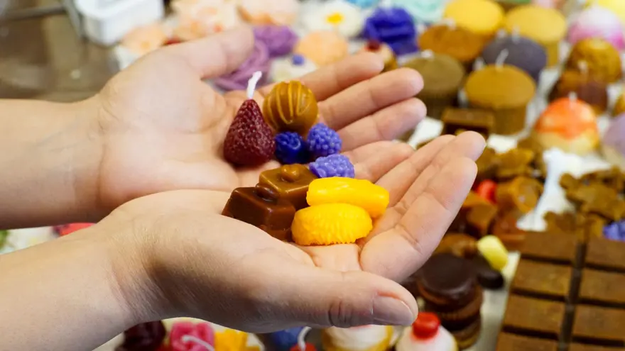 Mumdan çiçek buketleri Anneler Günü için hazırlanıyor 3 Mumdan çiçek buketleri Anneler Günü için hazırlanıyor 3
