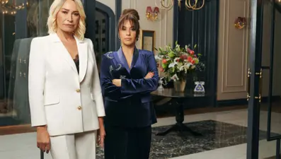 Akrep dizisinde Perihan ve Ferda ilişkisi nereye gidecek?