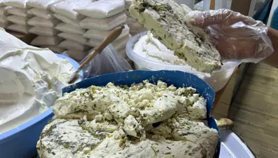 Bir kentin vazgeçilmez lezzeti: Endemik otlarla hazırlanıyor, tezgahta yerini aldı