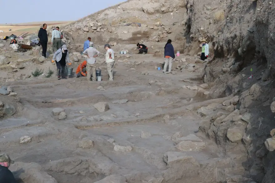 Yozgat Çadır Höyük'te arkeolojik kazılar 3 Yozgat Çadır Höyük'te arkeolojik kazılar 3