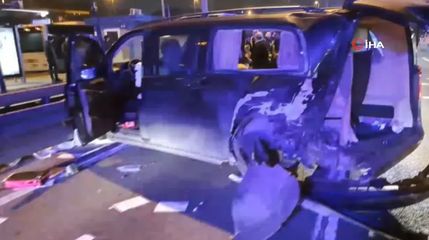 D-100’de makas atan sürücü kazaya neden oldu: 3 yaralı (Sürücünün kaçtığı iddia edildi) 5