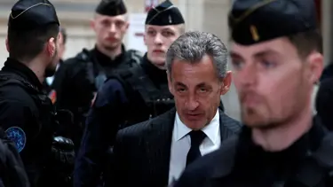 Eski Fransa Cumhurbaşkanı Sarkozy'e hapis cezası
