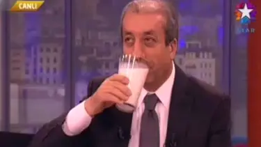 Canlı yayında süt içti, 'korkmadan için' dedi