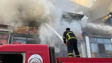 Tatvan'da iş yerinde yangın paniği