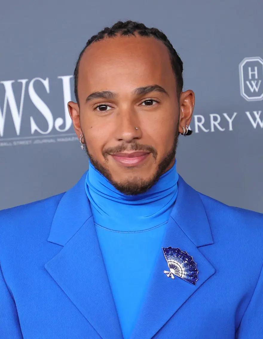 Formula 1 pistinden moda dünyasına: Valentino’nun yeni yüzü Lewis Hamilton 7