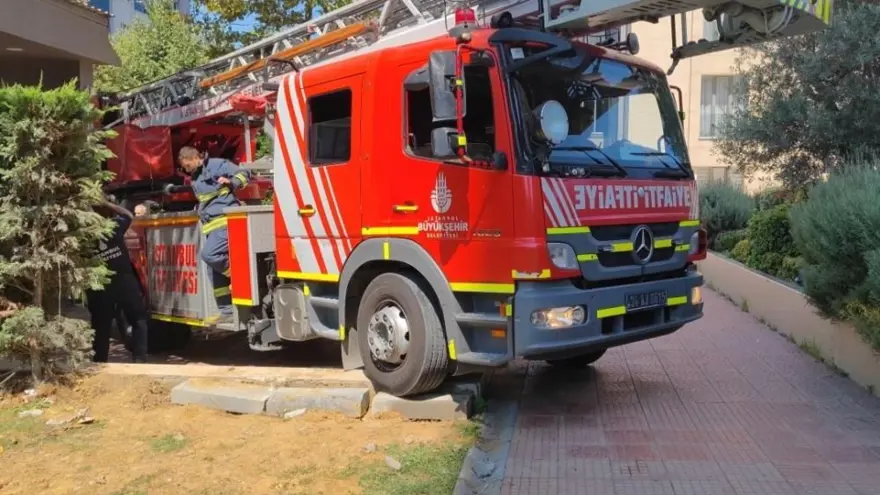 Sitedecan pazarı: Pencereye çıkıp çığlık atarak yardım istedi Sitedecan pazarı: Pencereye çıkıp çığlık atarak yardım istedi