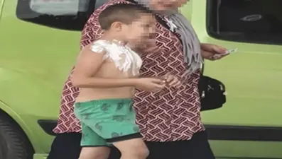 Üzerine parfüm sıkıp çakmak yakan çocuk yaralandı