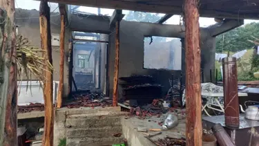 Köy evinde sır olay (Evleri yakılan karı-koca ölü bulundu, damatları gözaltında)
