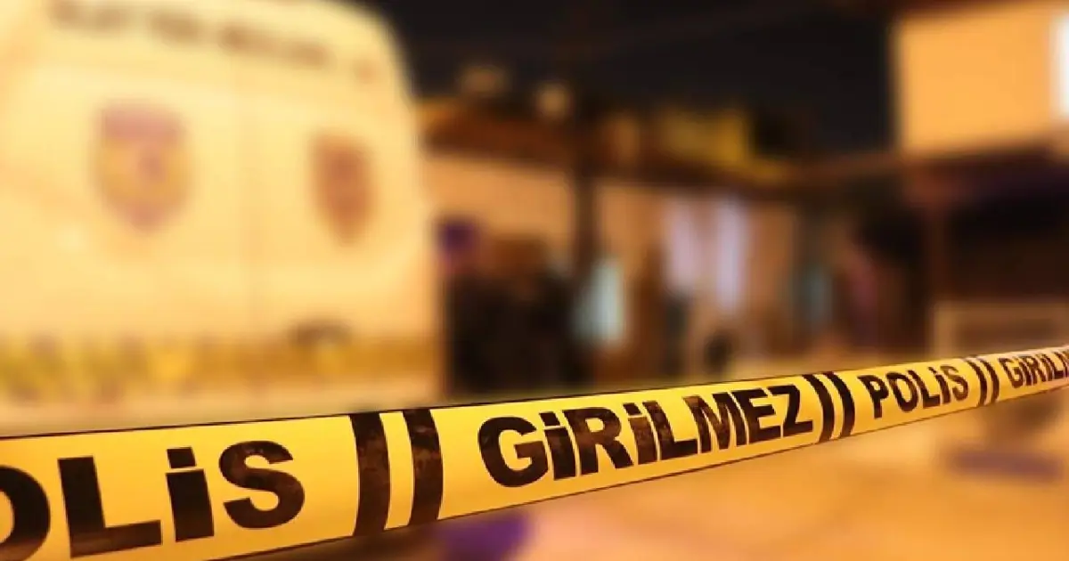 Beyoğlu'nda silahlı tartışma: 2 kişi birbirini yaraladı