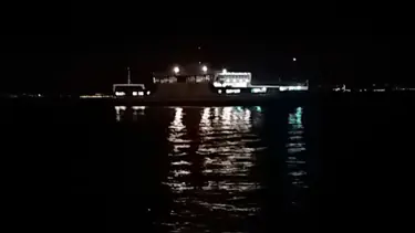 Yalova'da feribot karaya oturdu