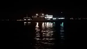 Yalova'da feribot karaya oturdu Yalova'da feribot karaya oturdu