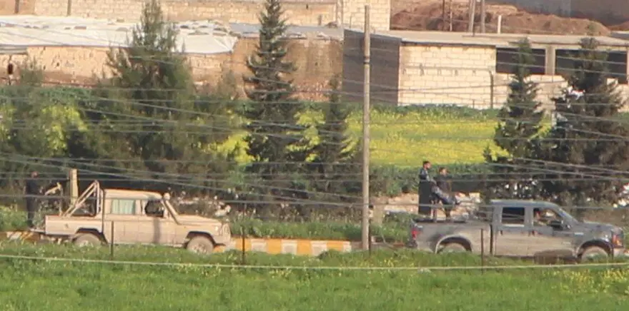 Sınırdaki YPG konvoyu görüntülendi 7