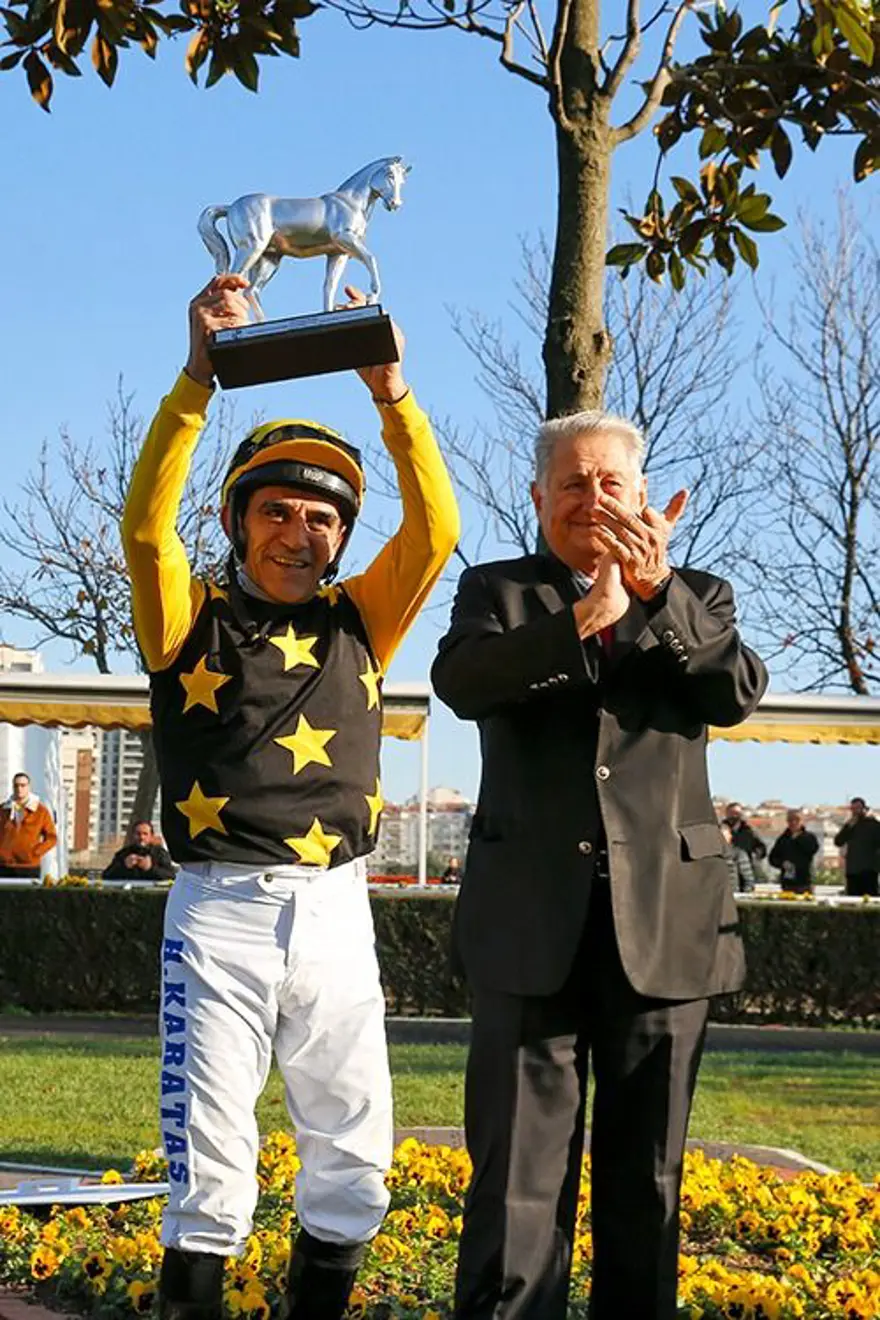 Halis Karataş'tan bir rekor daha: 7 bininci yarış zaferi 2