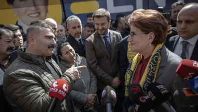 Akşener'den esnaf ziyareti