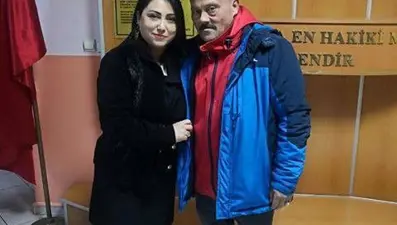 Ağabey-kız kardeş ayrı mahallelerden muhtar seçildi