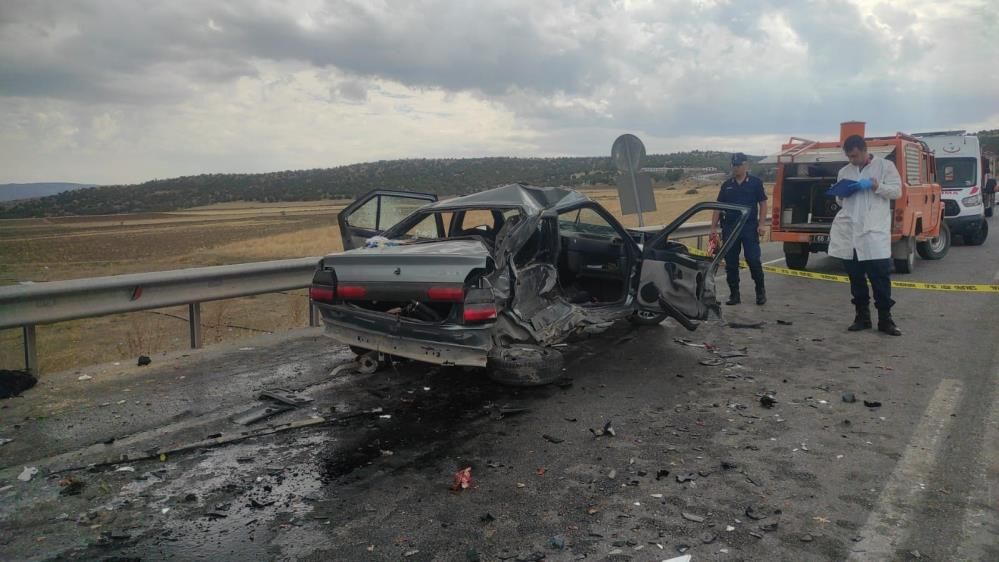 Yozgat'ta iki araç çarpıştı: Ölü ve yaralılar var
