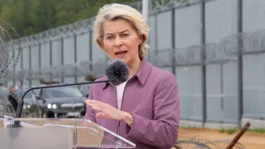 Von der Leyen: "Avrupa, 2027'ye kadar Rusya sayfasını kapatacak"