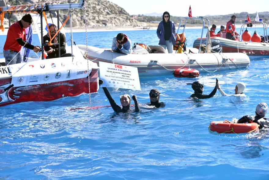 Şahika Ercümen'den Salda Gölü'nde dünya rekoru 4