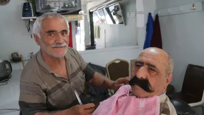 Sivas'ın en yaşlı berberi: Mahallenin en eskisi ünvanını taşıyor