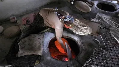 55 derecelik sıcakta pişiyor: Asırlık lezzet uzun süre bayatlamıyor