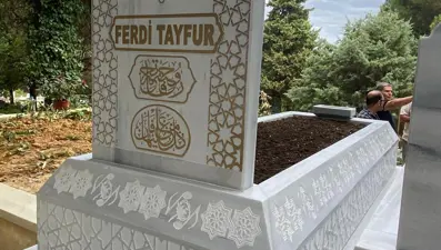 MHP Genel Başkanı Bahçeli Ferdi Tayfur'un kabrini yaptırdı