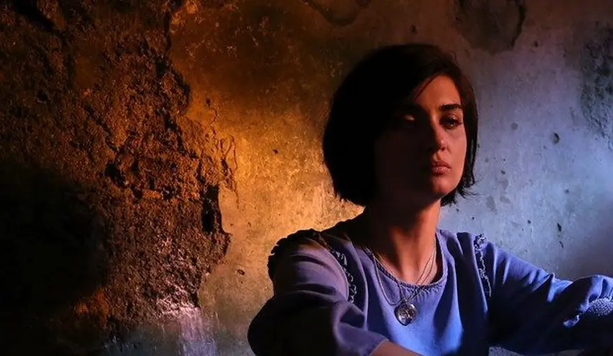 Tuba Büyüküstün, Sefirin Kızı, Tuba Büyüküstün kimdir, 12
