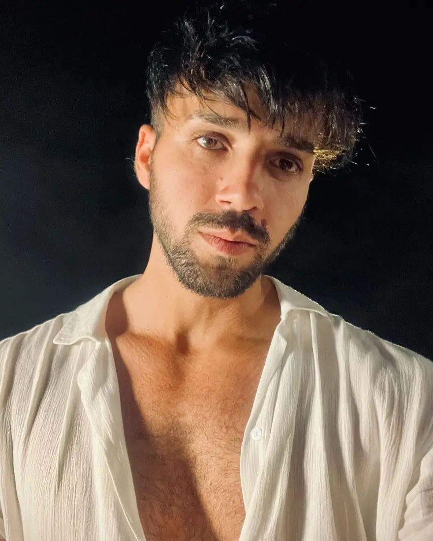 HAVUZA GİRERKEN AYAĞI KAYDI 