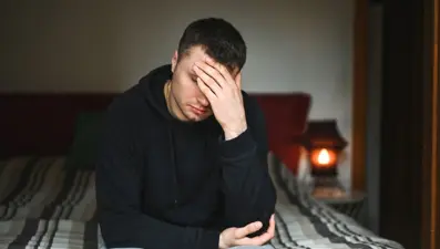 Ayrılıkla kadınlar mı daha iyi başa çıkıyor erkekler mi?