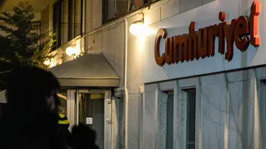 Gazeteciler Ceyda Karan ve Hikmet Çetinkaya'ya 2 yıl hapis cezası