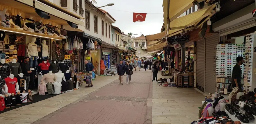 Ünlü transatlantik 3 yıl sonra yeniden Kuşadası'nda 4