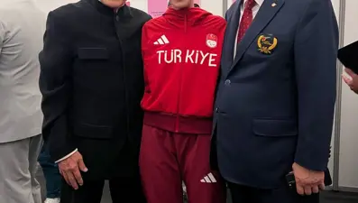 Milli tekvandocu Meryem Betül Çavdar'dan Jackie Chan paylaşımı