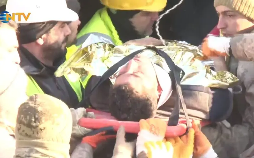 HATAY'DA 101. SAATTE BİR KİŞİ ENKAZDAN KURTARILDI 12