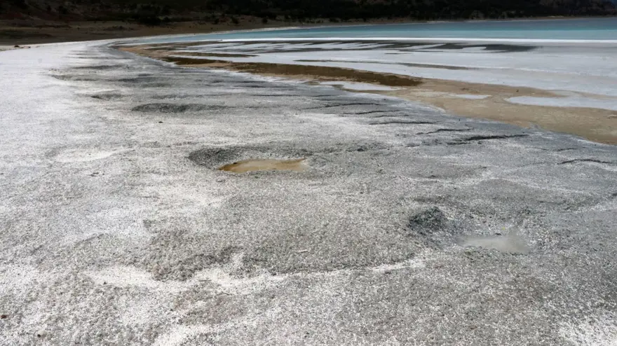 Salda Gölü'nde doğa kendini yeniledi, çamur çukurları kapanmaya başladı 6