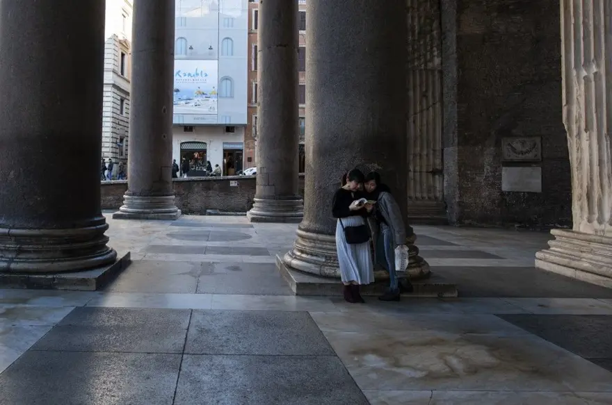 İtalya'da kız kardeşi karantinada ölen İtalyandan isyan çağrısı: Yardım edin 37