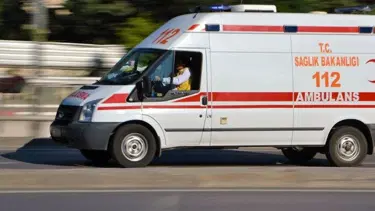 Adıyaman'da trafoya çarpan kamyonetteki 3 kişi yaralandı