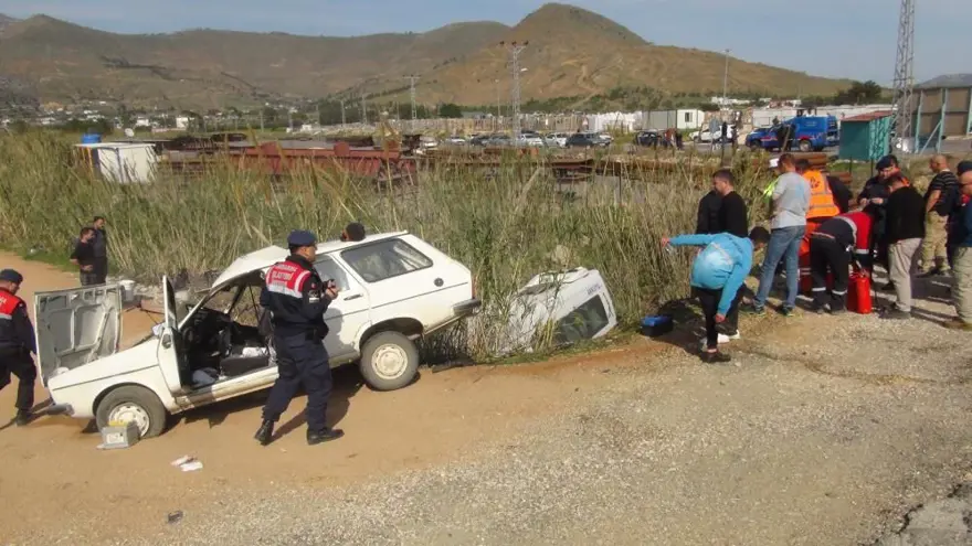Mersin’de yolcu minibüsükaza yaptı: 1 ölü, 13 yaralı 2