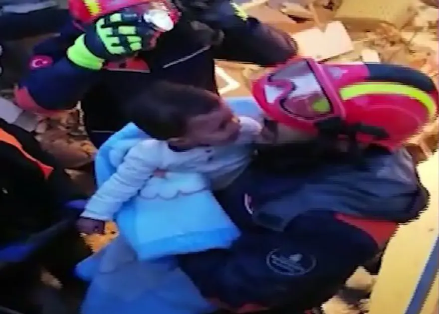 2 YAŞINDAKİ SELİM ALP KURTARILDI 44