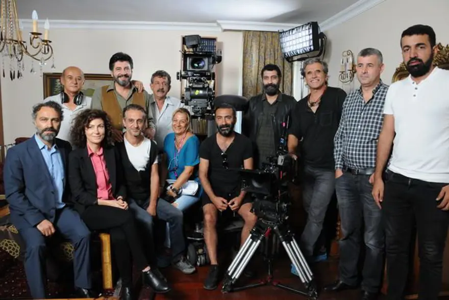 Ahmet Kaya'nın hayatını anlatan İki Gözüm'ün çekimleri başladı (Oyuncu kadrosu ve vizyon tarihi) 3