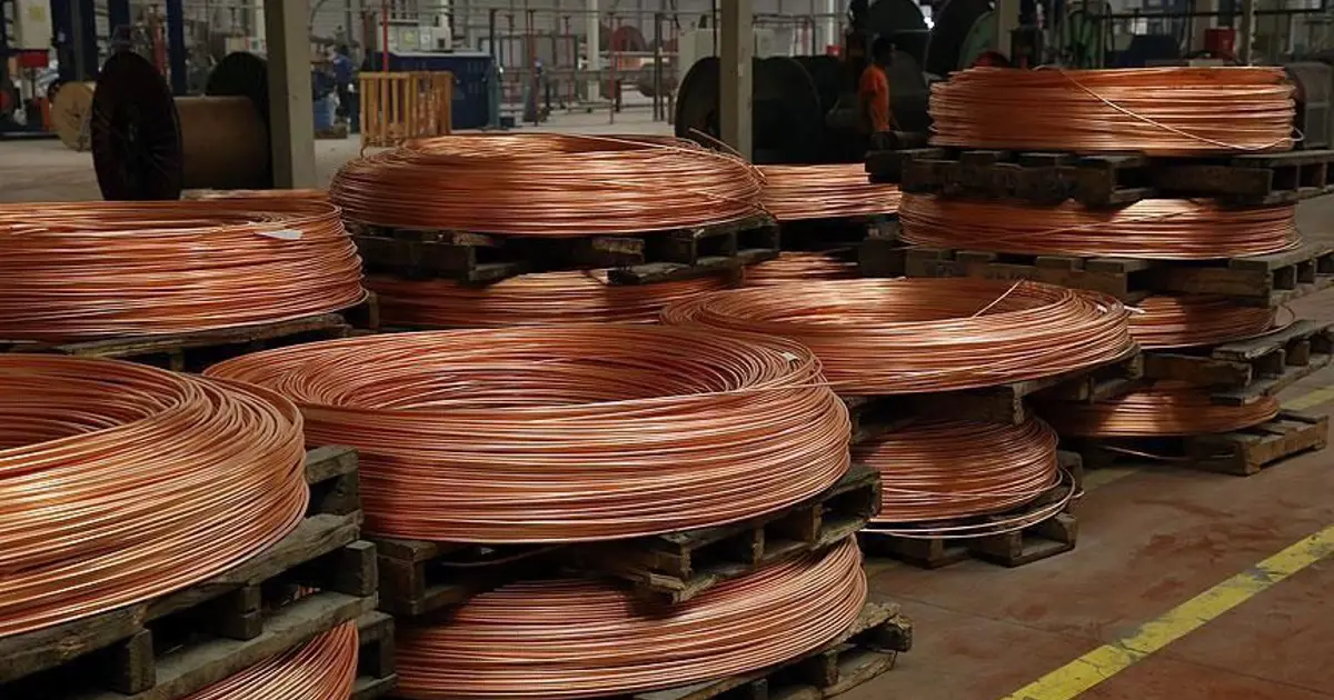 Bakır düşüşünü devam ettiriyor