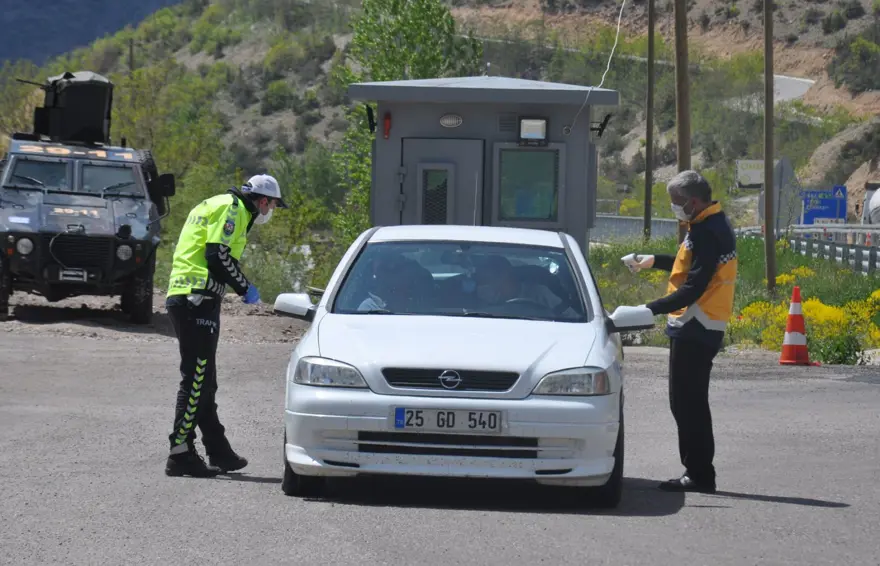 Valinin 'gelmeyin' çağrısı karşılık buldu, sokaklar boş kaldı 1