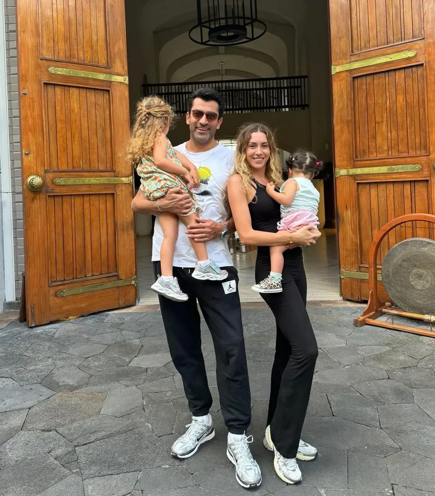 Eşi ve kızlarıyla Mauritius tatiline giden Sinem Kobal'dan yeni kareler 6