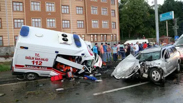 Rize'de ambulans kaza yaptı: 1 ölü, 5 yaralı