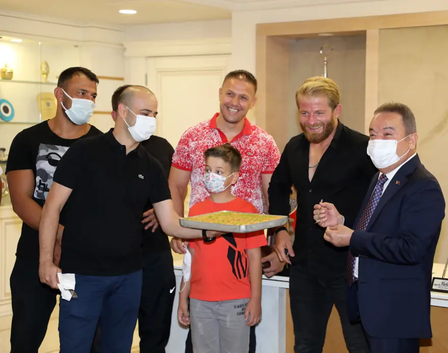 Survivor 2021 şampiyonu İsmail Balaban Antalya'da 6