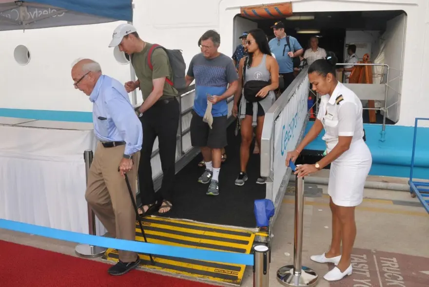 kuşadası, kruvaziyer gemisi 1