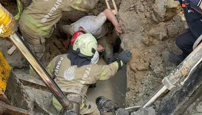 İstanbul'da yol çalışmasında göçük