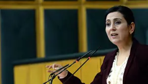 Figen Yüksekdağ'ın eşi Sedat Şenoğlu gözaltına alındı Figen Yüksekdağ'ın eşi Sedat Şenoğlu gözaltına alındı