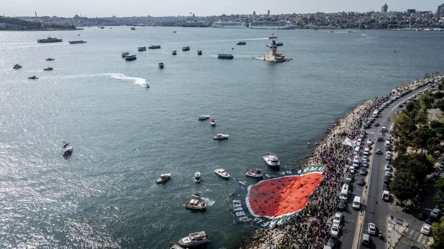 İstanbul Boğazı'nda deniz konvoyuyla Gazze eylemi 