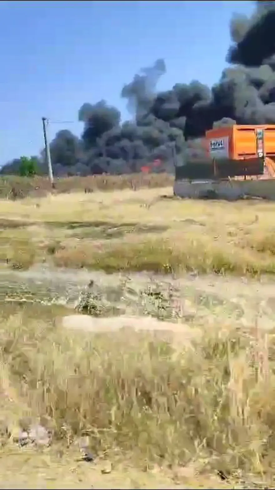 Bursa'da geri dönüşüm deposunda yangın: Gökyüzünü dumanlar kapladı 2