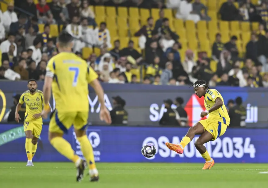 Cristiano Ronaldo'nun fileleri sarstığı maçta Fatih Terim galibiyete izin vermedi: 4 gol, 1 kırmızı kart 13 Cristiano Ronaldo'nun fileleri sarstığı maçta Fatih Terim galibiyete izin vermedi: 4 gol, 1 kırmızı kart 13